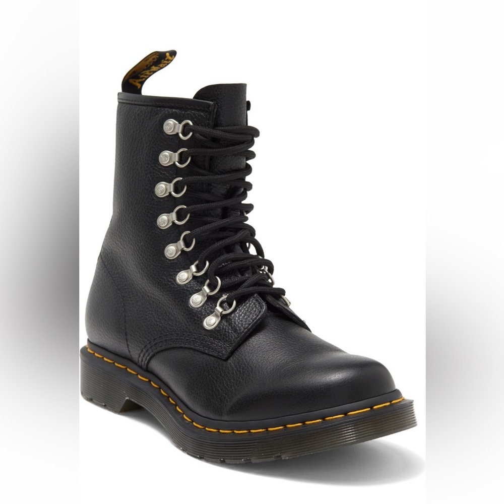 Dr. Marten’s 1460 Pascal Boot. Size 8 Women.